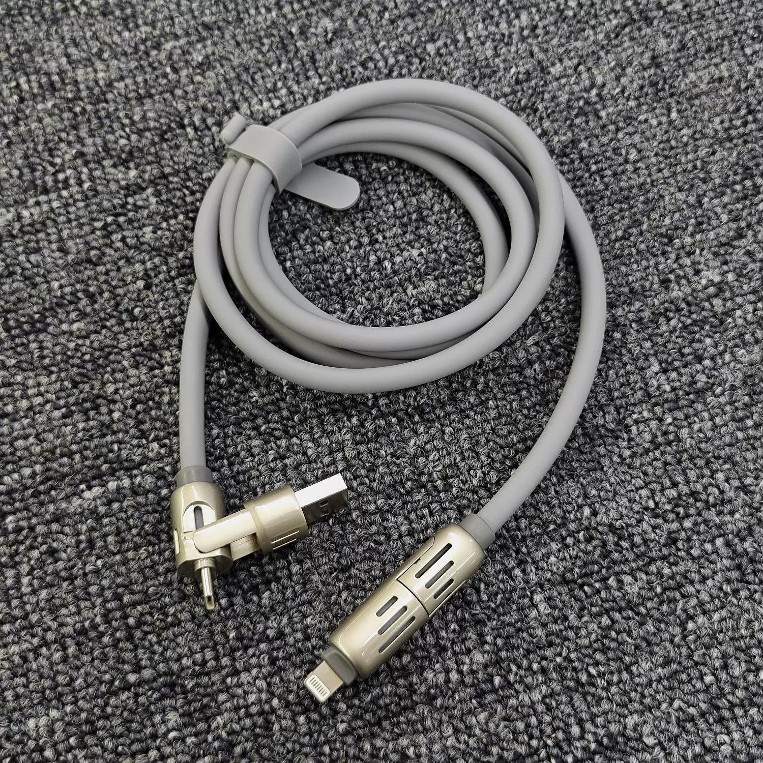 240W 4in1 멀티 충전 케이블 (액체 실리콘 제품 호흡등 기능)-애플 삼성 샤오미 노트북 PD 고속충전 지원 [ZBL034-109]
